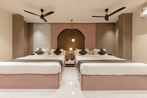 Premium Suite | Desk, laptop workspace, soundproofing, iron/ironing board