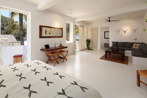 Ample space for two to work and lounge together