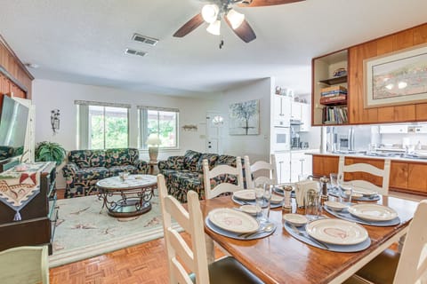 Dining Area | Dishes & Flatware Provided