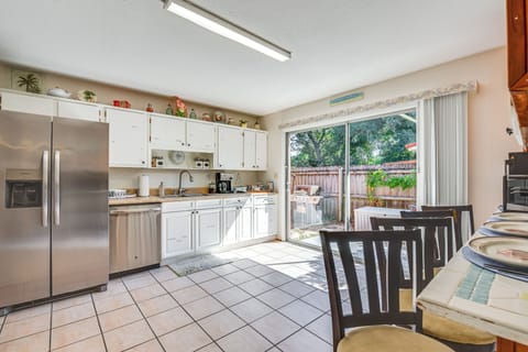 Kitchen | Drip Coffee Maker | Dishwasher | Refrigerator