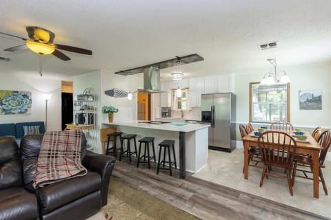 House, Multiple Beds, Patio (405 Watkins Point) | Interior