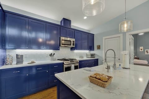 House, Multiple Beds, Hot Tub (336 Ridgeview Dr) | Private kitchen