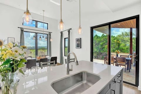 House, Multiple Beds, Pool Access, Pool View (18407 Lakeland Dr.) | Interior