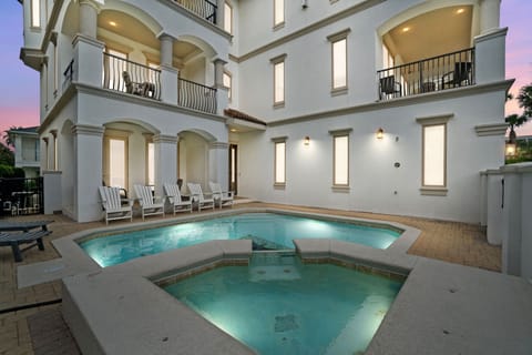 Private Pool and Overflow Spa
