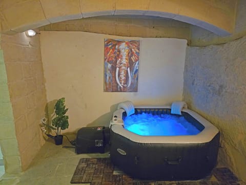 Apartment | Bathroom | Shower, free toiletries, towels, soap