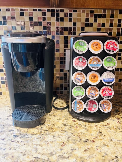 Keurig Coffemaker and Pods