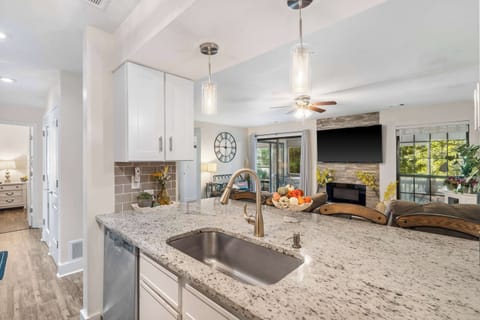 Condo, Multiple Beds, Balcony, Garden View (Cute, Comfy & Cozy) | Interior