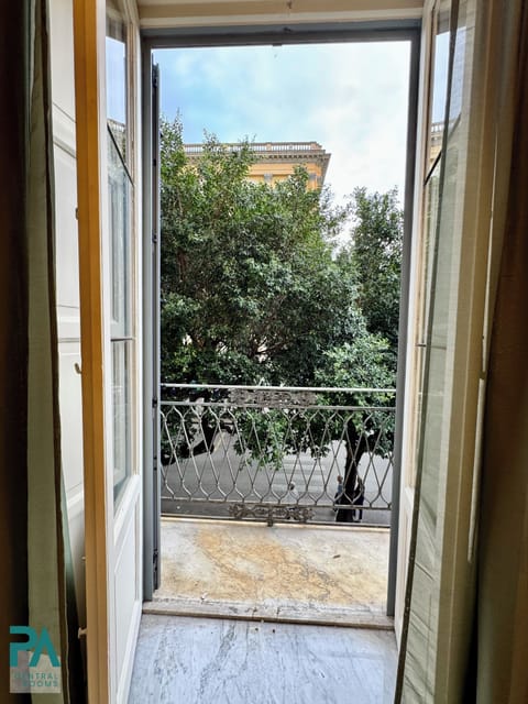 Deluxe Double Room, 1 Queen Bed, City View | Terrace/patio