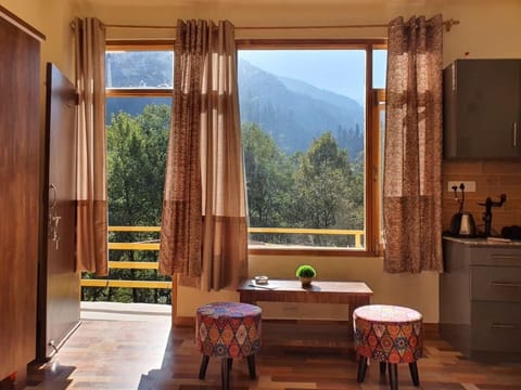 Family Room | Mountain view