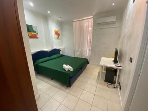 Desk, blackout drapes, soundproofing, cribs/infant beds