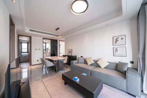 Apartment, 3 Bedrooms, Kitchen, City View | Living room | 55-inch Smart TV with cable channels
