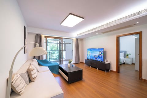 Apartment, 3 Bedrooms, Kitchen, City View | Living room | 55-inch Smart TV with cable channels