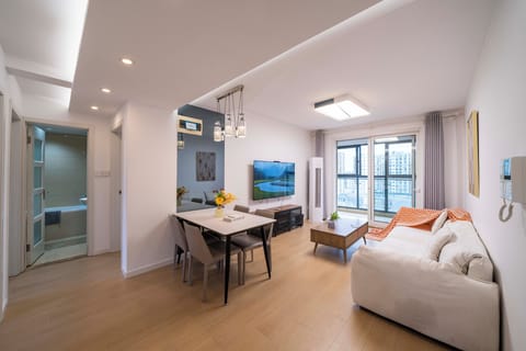 Superior Apartment, 3 Bedrooms, Kitchen, City View | Living room | 55-inch Smart TV with cable channels