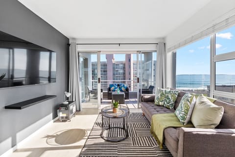 Apartment (2 Bedrooms) | Front of property