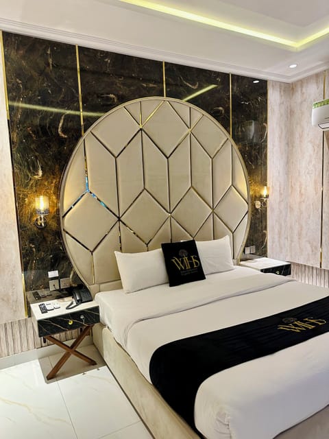Executive Double Room | Desk, soundproofing, free WiFi, bed sheets