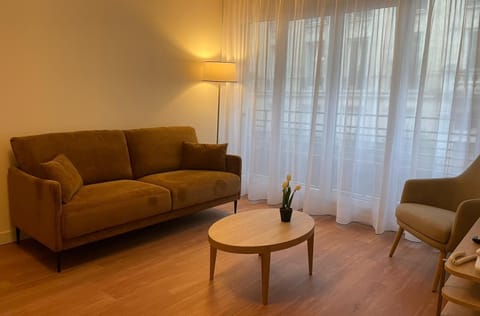 Apartment, 1 Bedroom | Living room