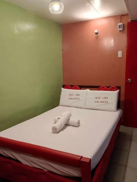Standard Double Room | Desk
