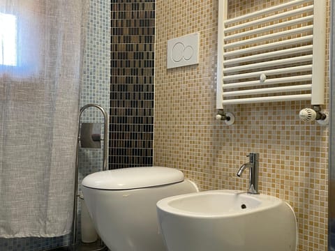 Shower, towels, soap, shampoo