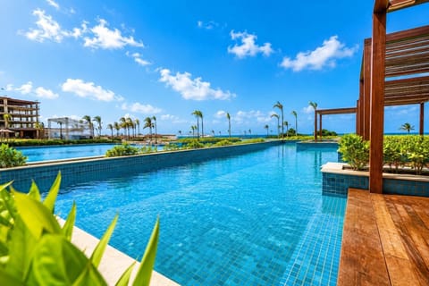 Indoor pool, 6 outdoor pools