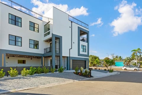 Main Entrance Door-Parking in front garage and on rocks as well.