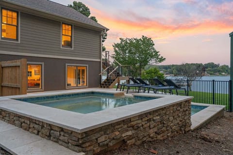 Welcome to The Retreat at Morgan Bluff. New pool and hot tup!