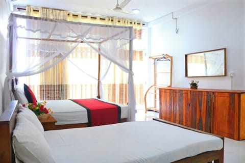 Quadruple Room | Iron/ironing board, free WiFi