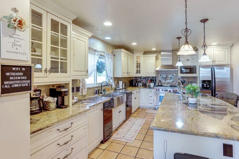 Kitchen | 1st Floor | Keurig & Drip Coffee Makers | Air Fryer | Cooking Basics