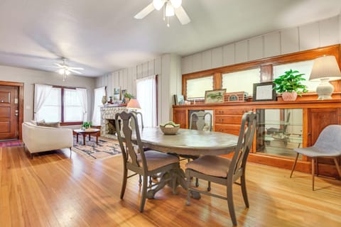Bradenton Vacation Rental | 2BR | 1BA | 4 Steps to Enter | 1,600 Sq Ft