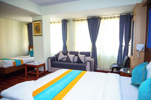Family Triple Room | Desk, free WiFi