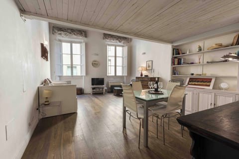 Comfort Duplex | Living area | Flat-screen TV