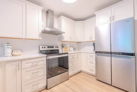 Modern kitchen with all the useful amenities!