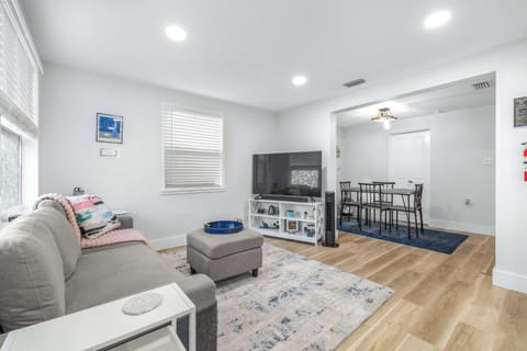 Welcome to La Casita — your cozy Tampa hideaway