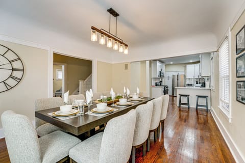 House (5 Bedrooms) | Interior