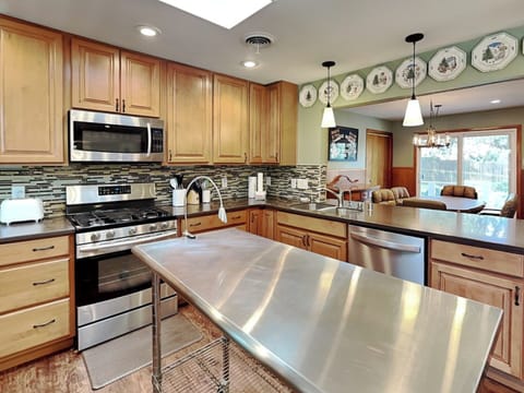 Full Kitchen - Stainless Appliances - First Floor