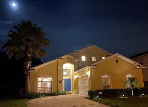 House, 5 Bedrooms | Exterior