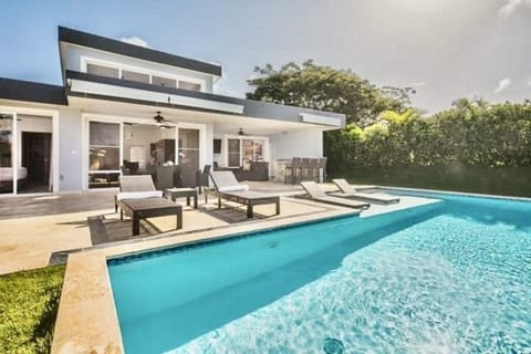 Welcome to ✨CASA COCO-TESORO✨Premium 3 Bedroom @ Casa Linda