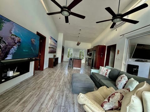 ✨CASA COCO-TESORO✨Premium 3 Bedroom @ Casa Linda