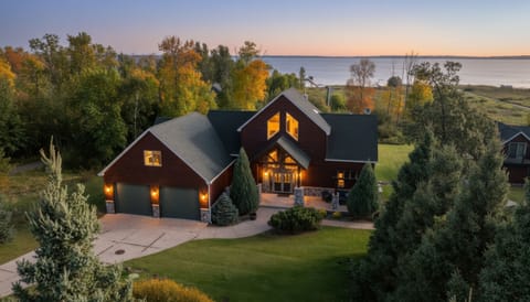 Welcome to Northern Ties Cabin on North Long Lake