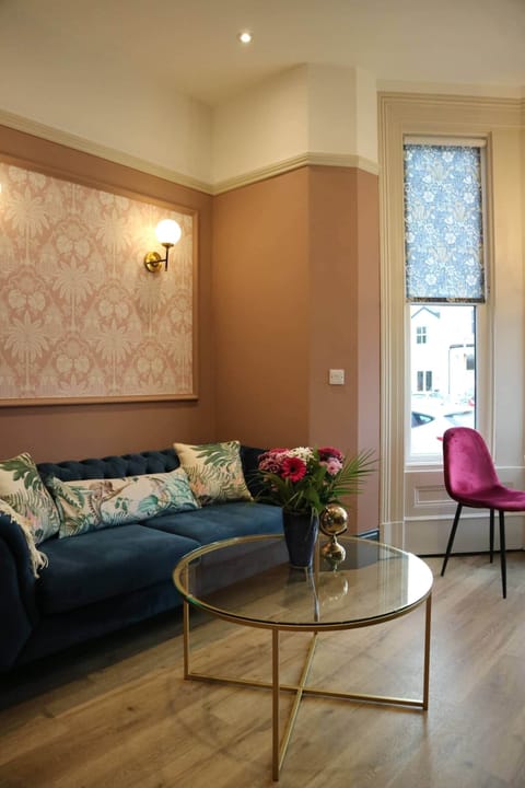 Large Victoria bay windows