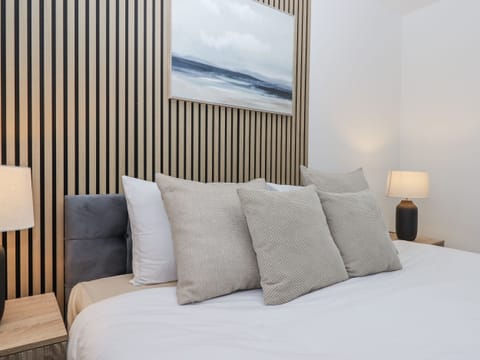 2 bedrooms, individually decorated, individually furnished, free WiFi