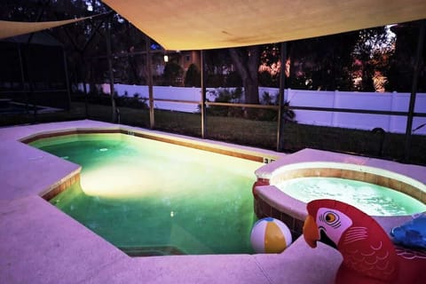 Enjoy Sailing at night in this pool