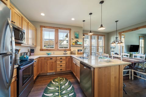 The kitchen and dining room. 