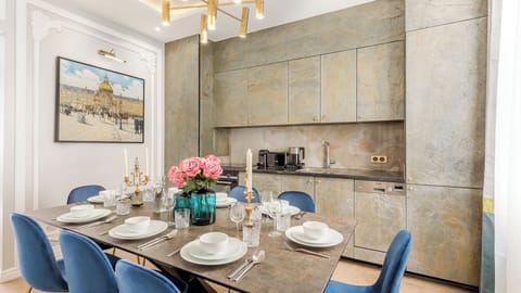 Apartment, City View | Private kitchen | Fridge, microwave, oven, stovetop