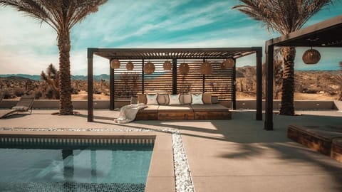 House (6 Bedrooms) | Interior