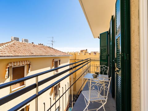 Apartment, Balcony, Handrail, Paint, Hotel, Baluster