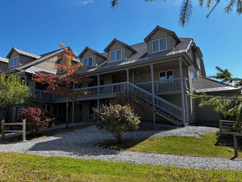 Solitude F205 - end unit directly on Promenade Ski Trail