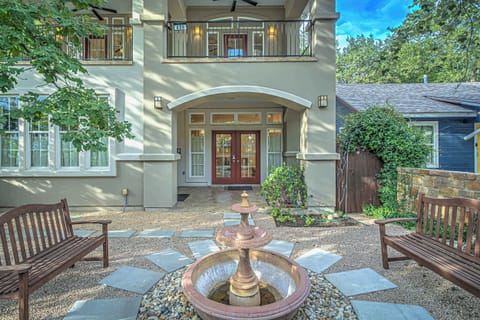 A peaceful courtyard and fountain exterior | Unit A