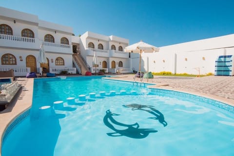 15 outdoor pools