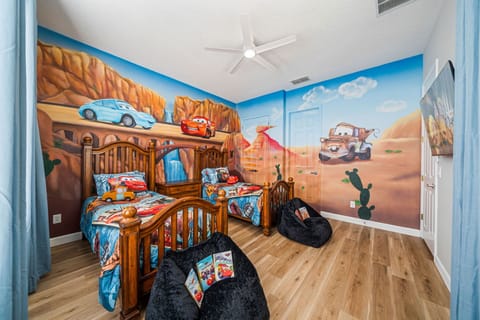 Cozy Canyon Speedway Suite