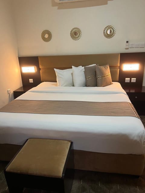Deluxe Suite, City View | WiFi (free)